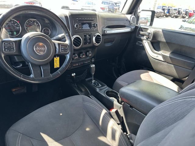 Certified 2017 Jeep Wrangler Unlimited Sahara w/ Connectivity Group image 19