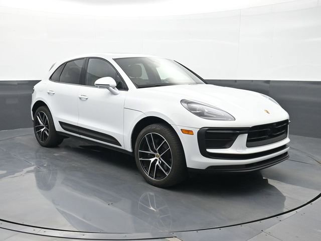 Certified 2023 Porsche Macan AWD/4WD image 25