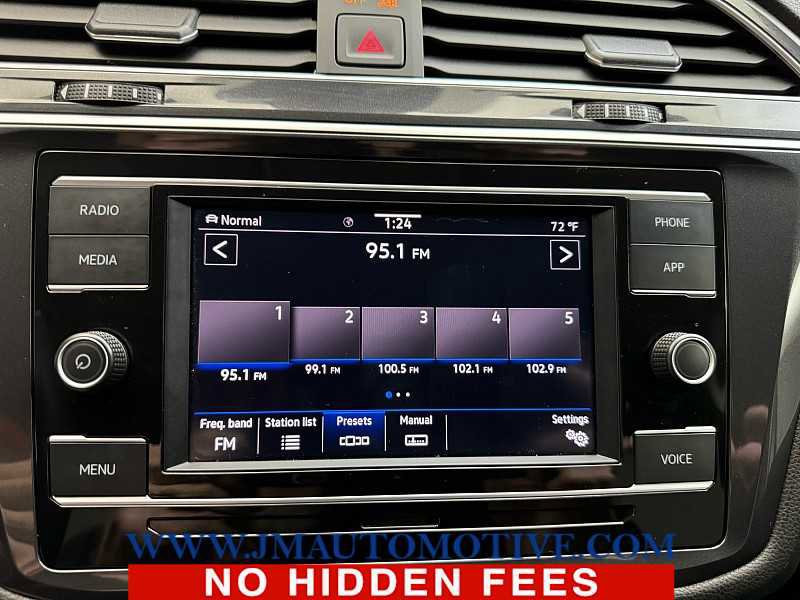 Used 2024 Volkswagen Tiguan S image 22