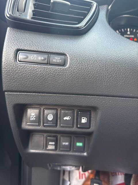 Certified 2020 Nissan Rogue SV image 29