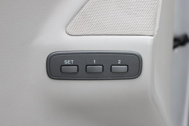 Used 2006 Hyundai Azera Limited image 12