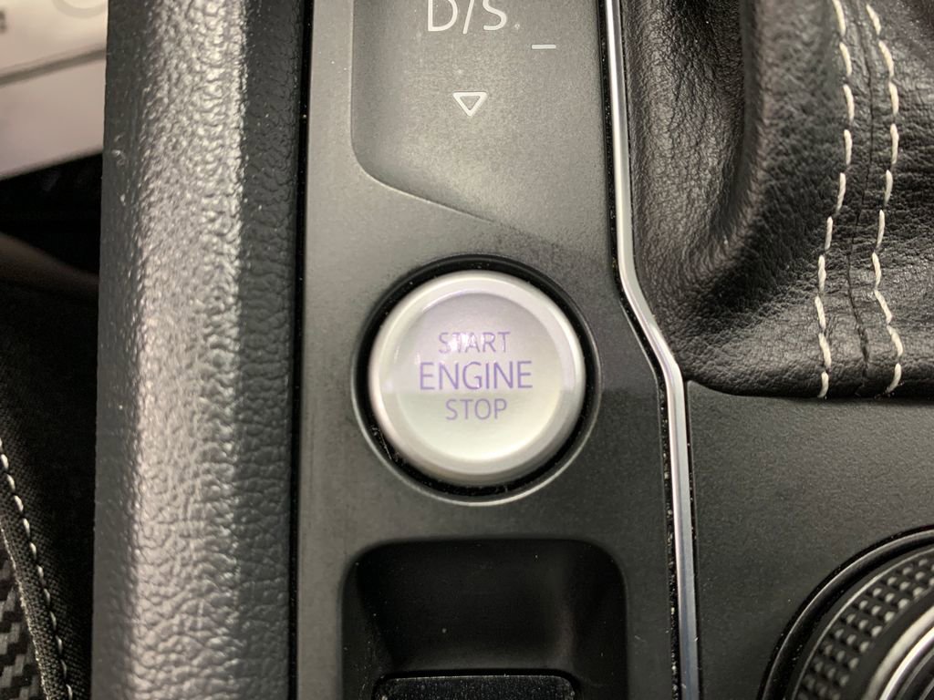 Used 2022 Volkswagen Atlas Cross Sport SEL R-Line image 15