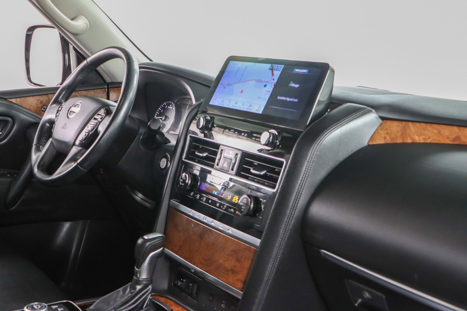 Used 2022 Nissan Armada SL w/ Captain's Chairs Package image 28