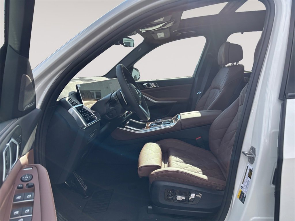 New 2026 BMW X5 xDrive50e image 9