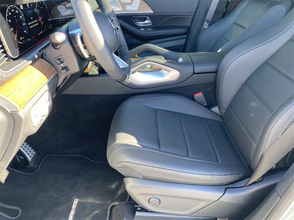 Used 2025 Mercedes-Benz GLS 450 4MATIC image 24