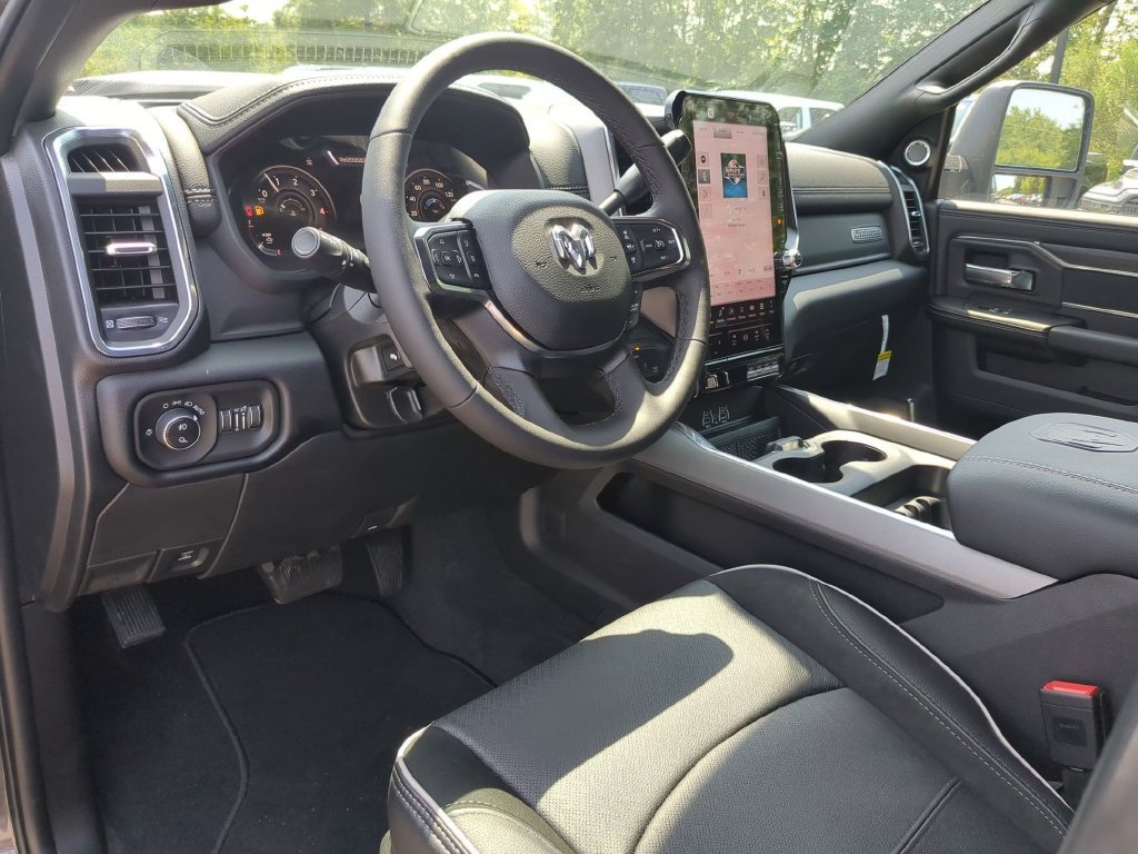 New 2026 RAM 2500 Laramie w/ Night Edition AWD/4WD image 17