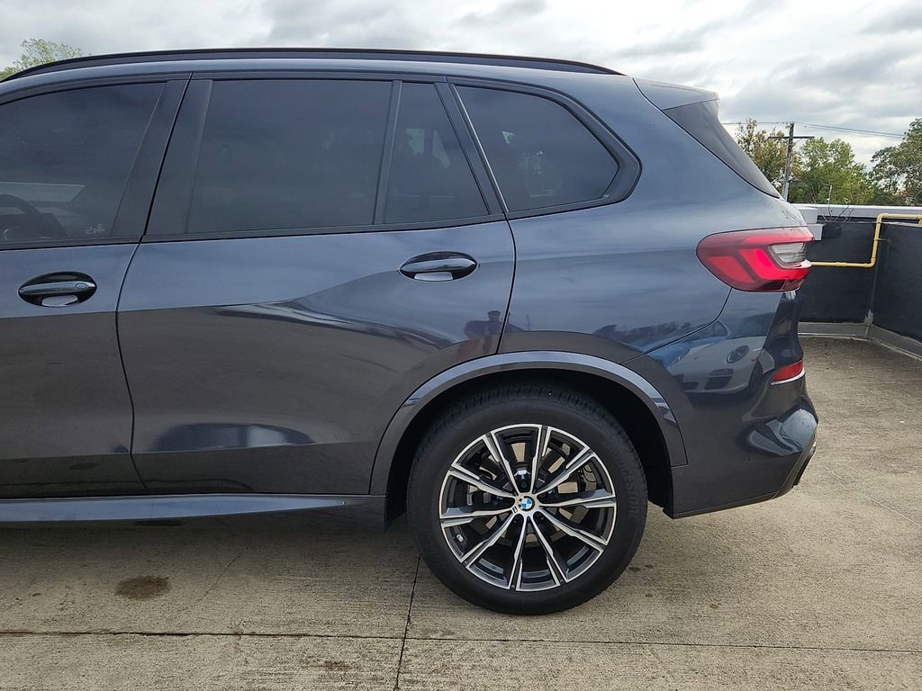 Used 2022 BMW X5 xDrive40i w/ M Sport Package image 7