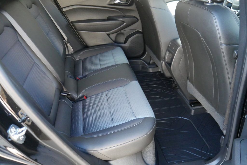 Used 2025 Chevrolet Trax LT w/ Driver Confidence Package image 23