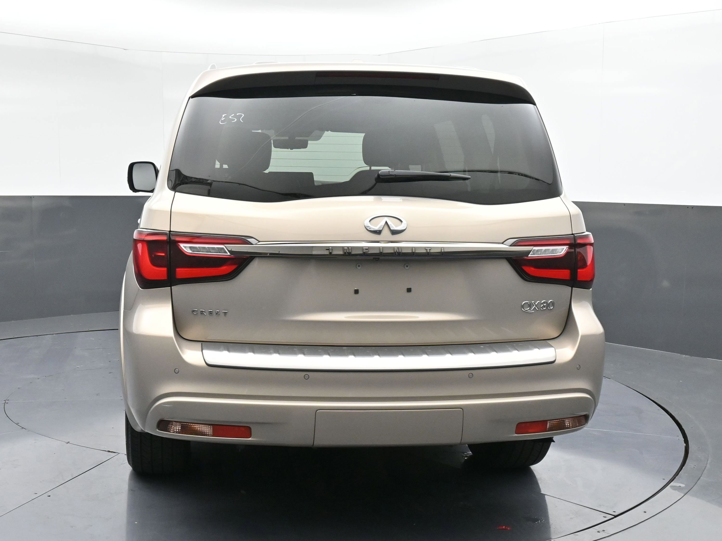 Used 2023 INFINITI QX80 Premium Select w/ All-Season Package image 7