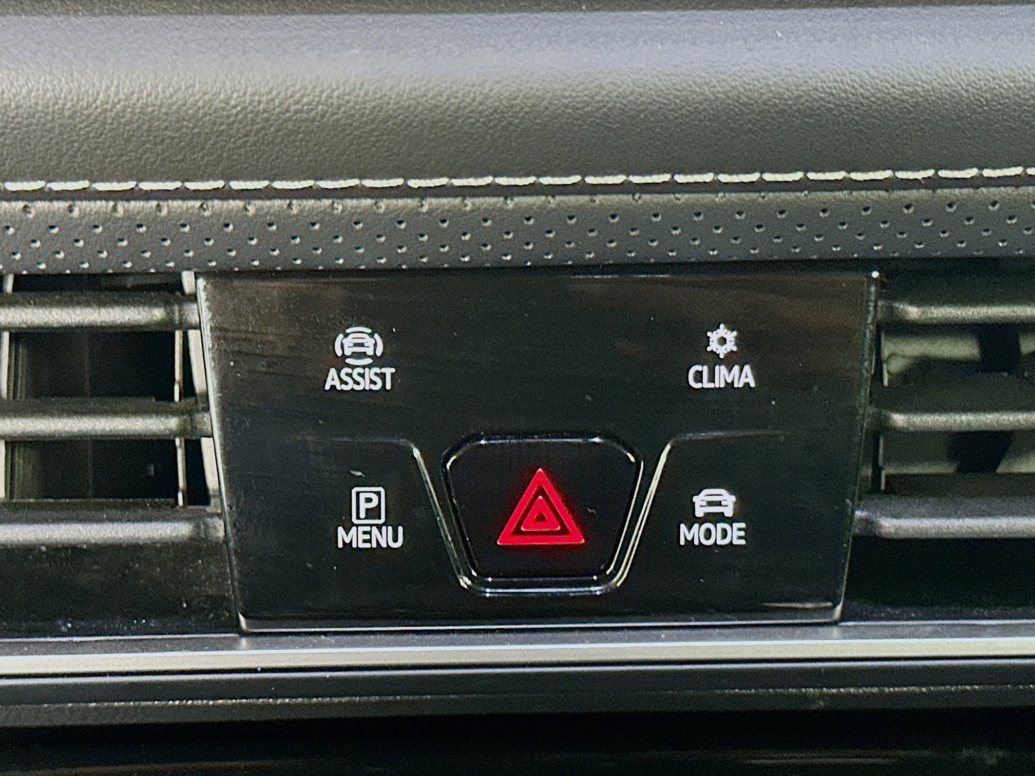 Used 2025 Volkswagen Atlas Cross Sport SE image 26