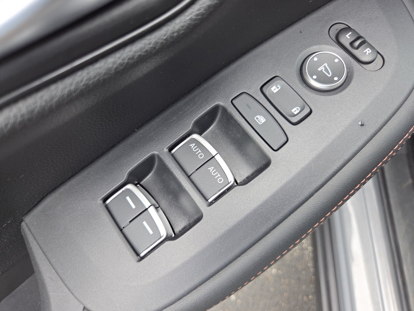 Certified 2024 Honda HR-V Sport image 28
