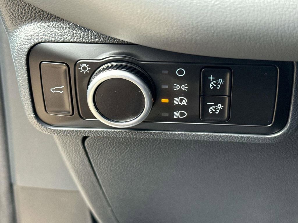 Used 2025 Ford Explorer Active image 24