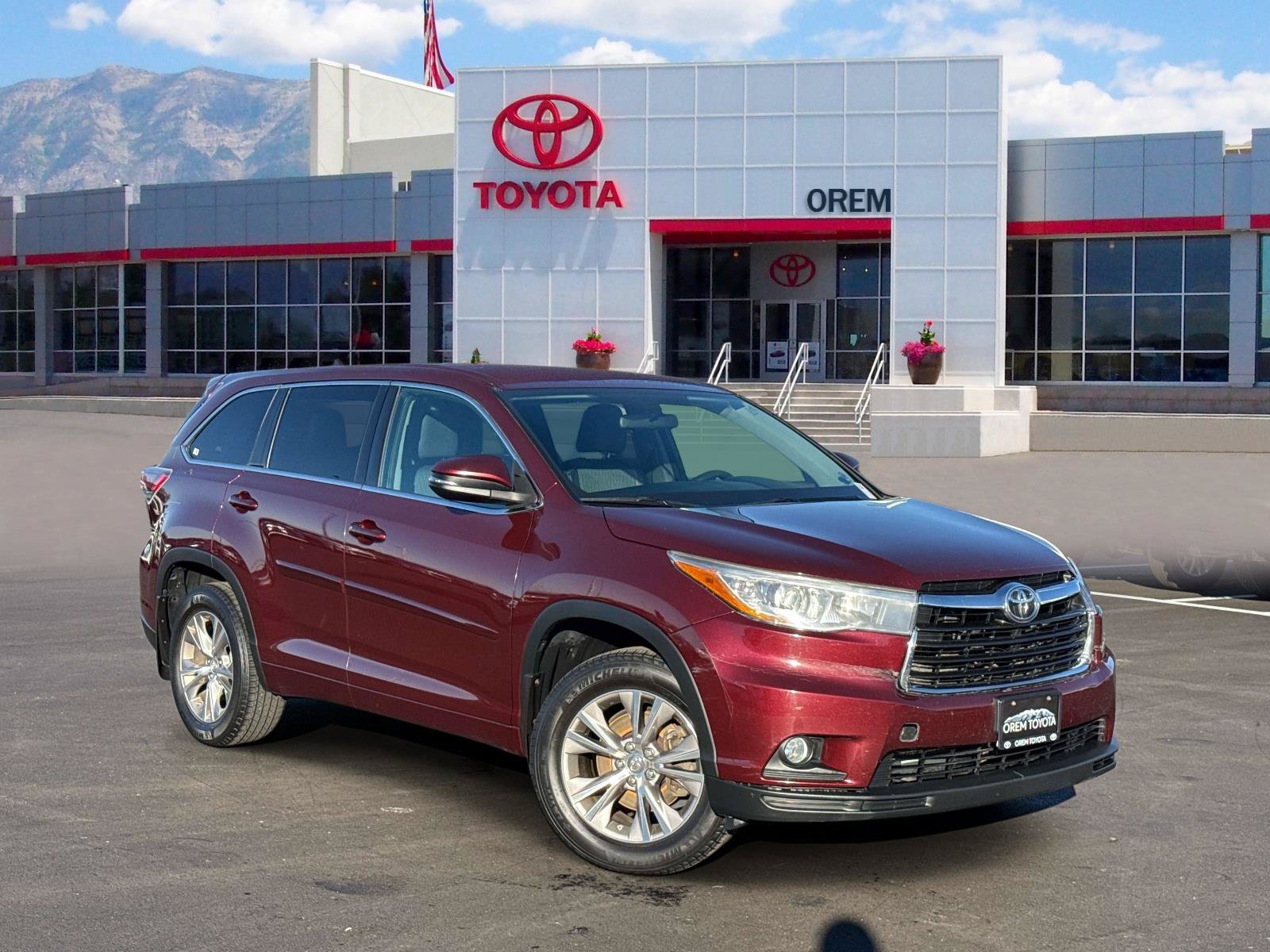 Used 2015 Toyota Highlander Plus AWD/4WD image 1