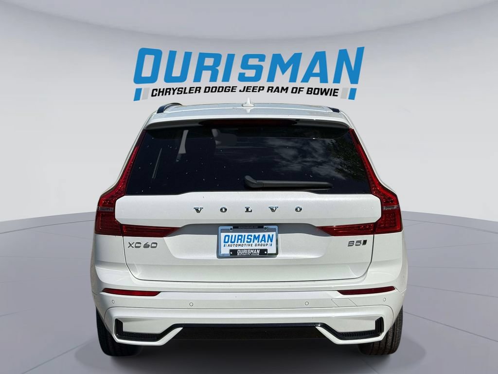Used 2024 Volvo XC60 B5 Plus AWD/4WD image 3