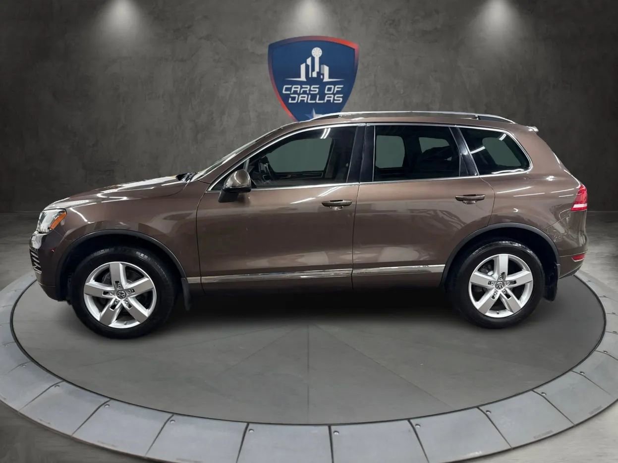 Used 2013 Volkswagen Touareg TDI image 2