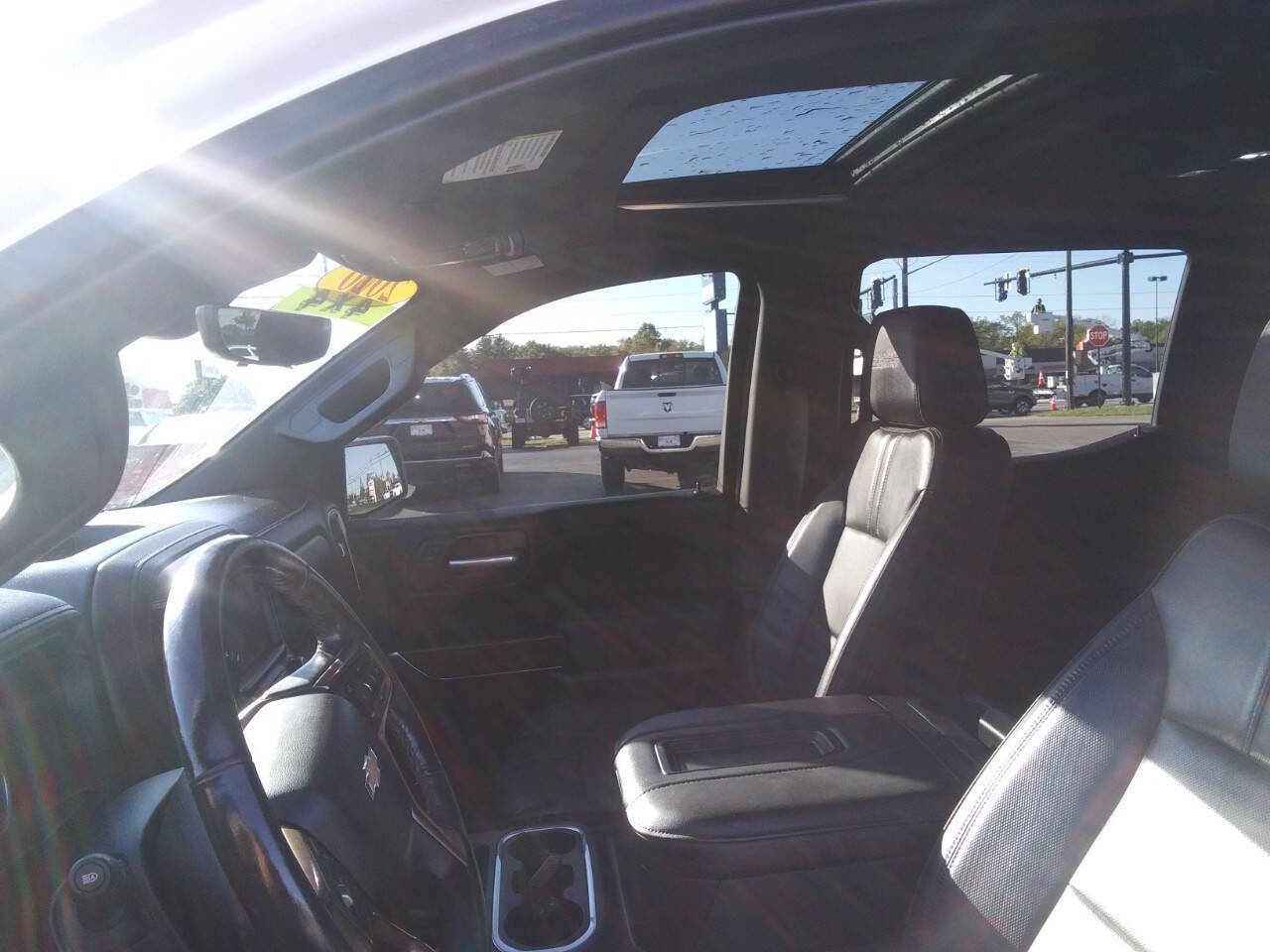 Used 2020 Chevrolet Silverado 1500 High Country w/ Technology Package image 25