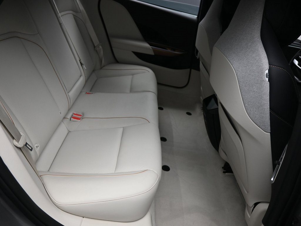 Used 2024 Lucid Air Touring image 31