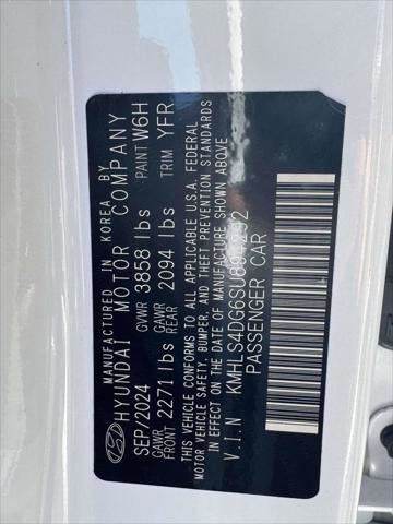 Certified 2025 Hyundai Elantra SEL FWD image 16