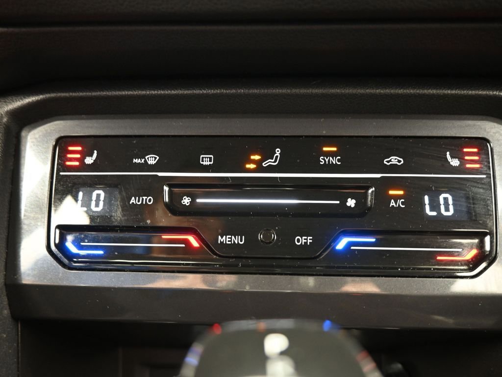 Used 2022 Volkswagen Tiguan SE image 24