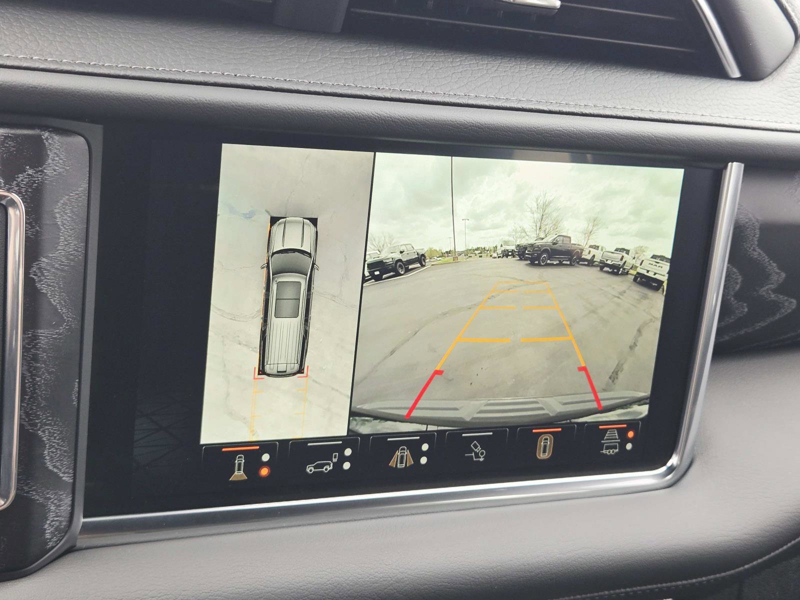 Used 2023 GMC Yukon XL Denali w/ Denali Reserve Package image 34