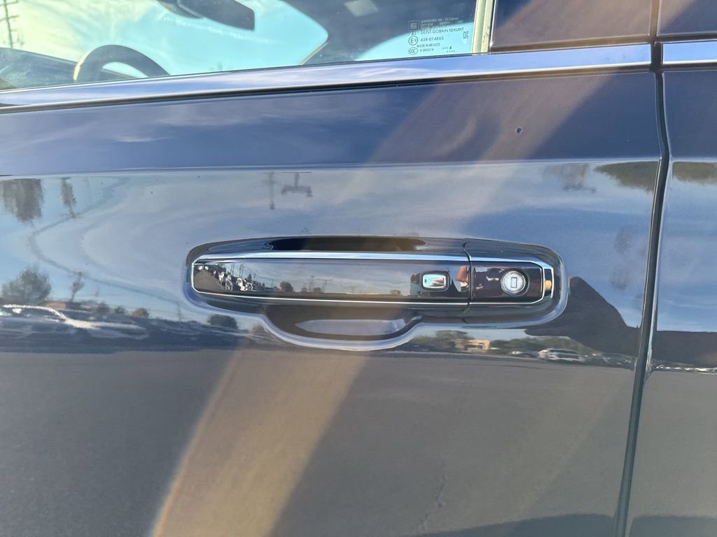 Certified 2024 GMC Yukon XL Denali image 11