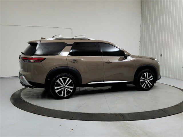 Used 2024 Nissan Pathfinder Platinum w/ Cargo Package image 7