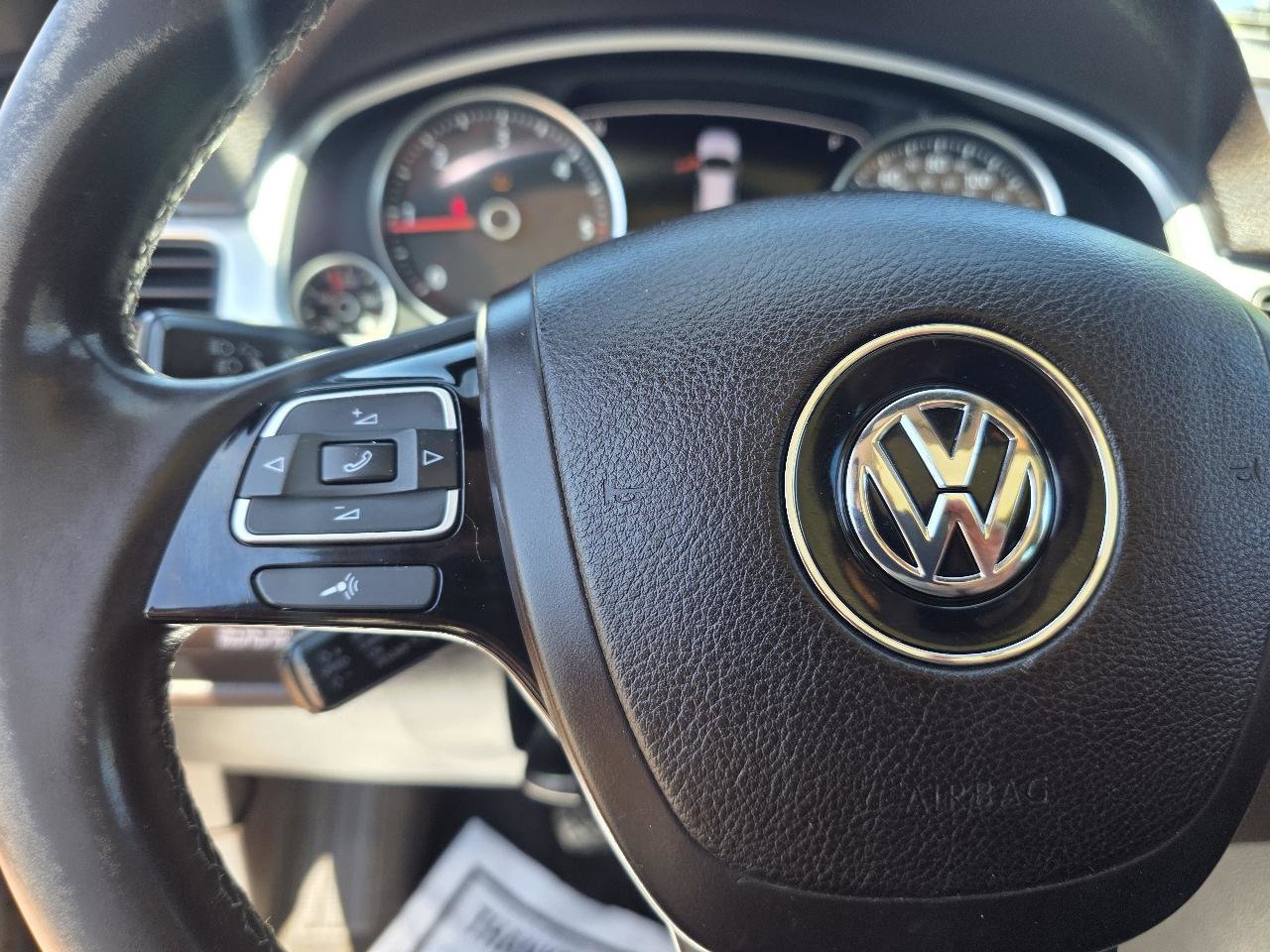 Used 2012 Volkswagen Touareg Sport AWD/4WD image 13