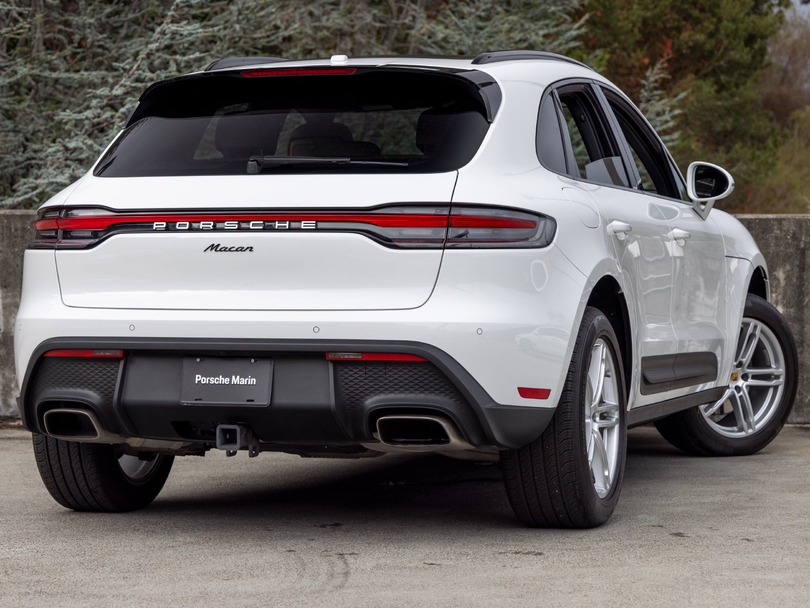 Used 2024 Porsche Macan AWD/4WD image 11