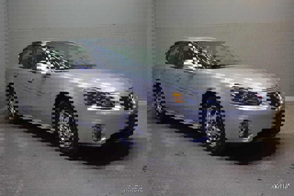 Used 2004 Pontiac Grand Prix GT w/ Drivers Package FWD image 1