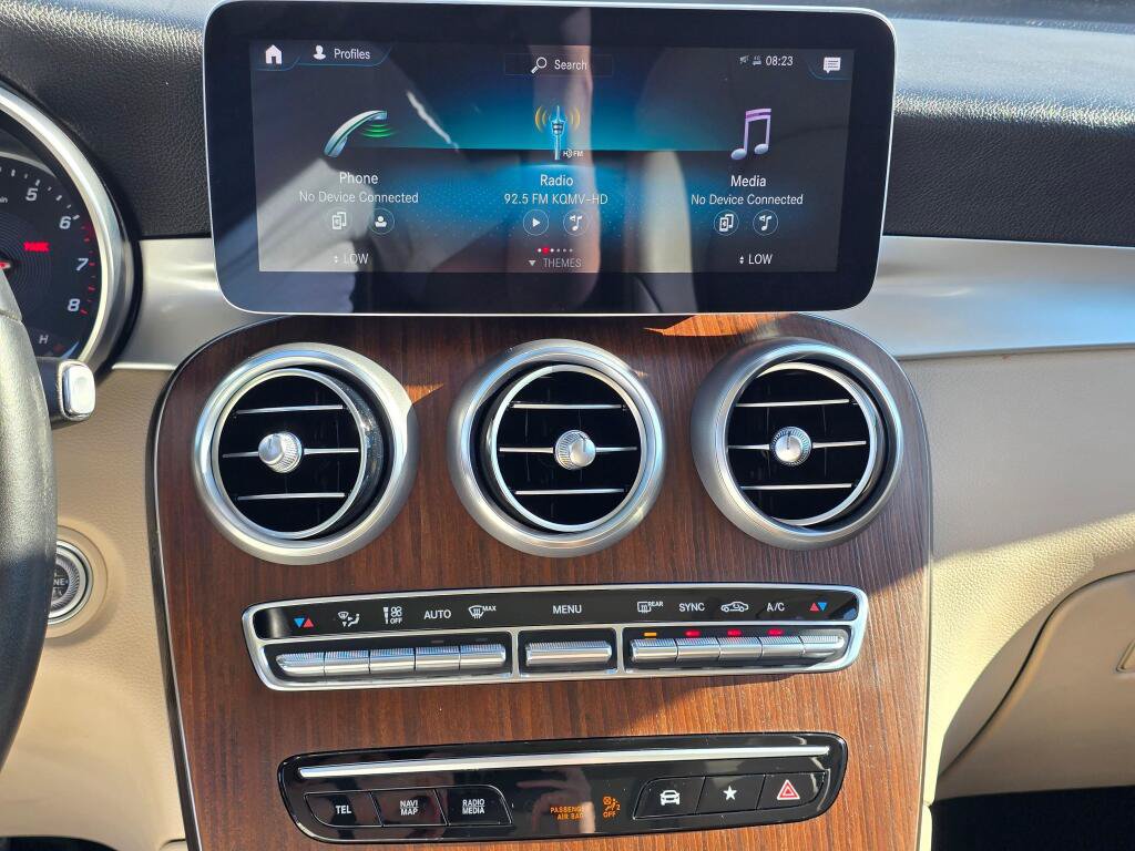 Used 2022 Mercedes-Benz GLC 300 4MATIC image 15