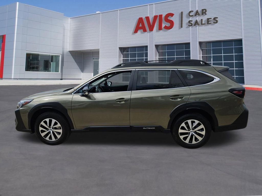 Used 2025 Subaru Outback Premium image 2