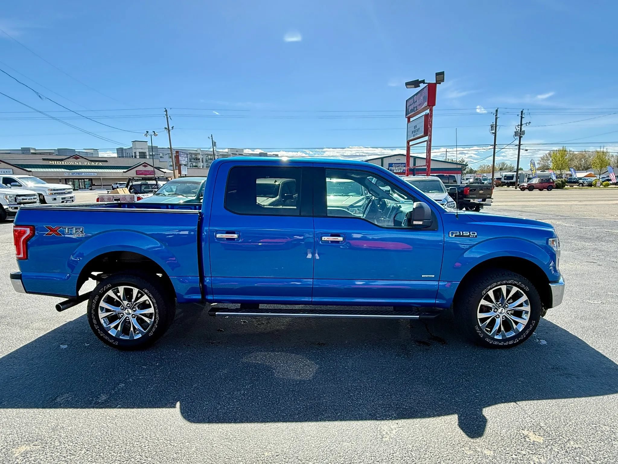 Used 2015 Ford F150 XLT w/ Equipment Group 302A Luxury AWD/4WD image 6