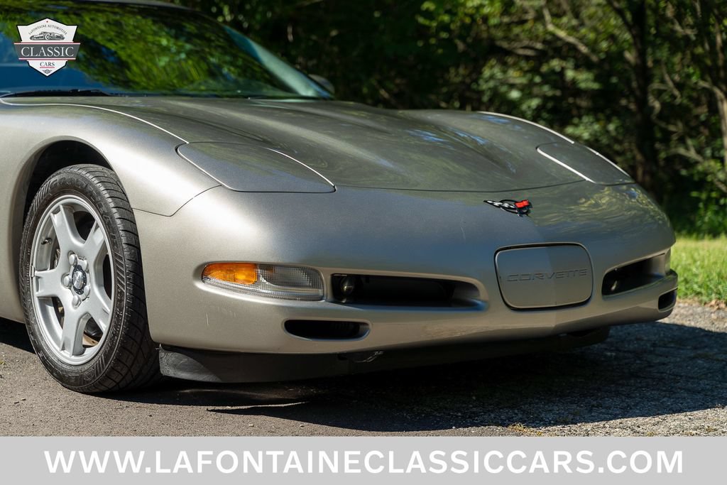 Used 1999 Chevrolet Corvette Coupe RWD image 13