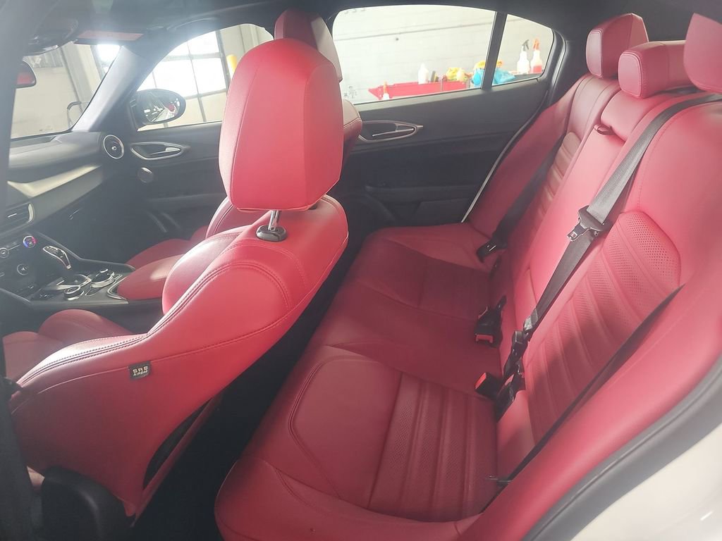 Used 2024 Alfa Romeo Giulia Veloce image 6