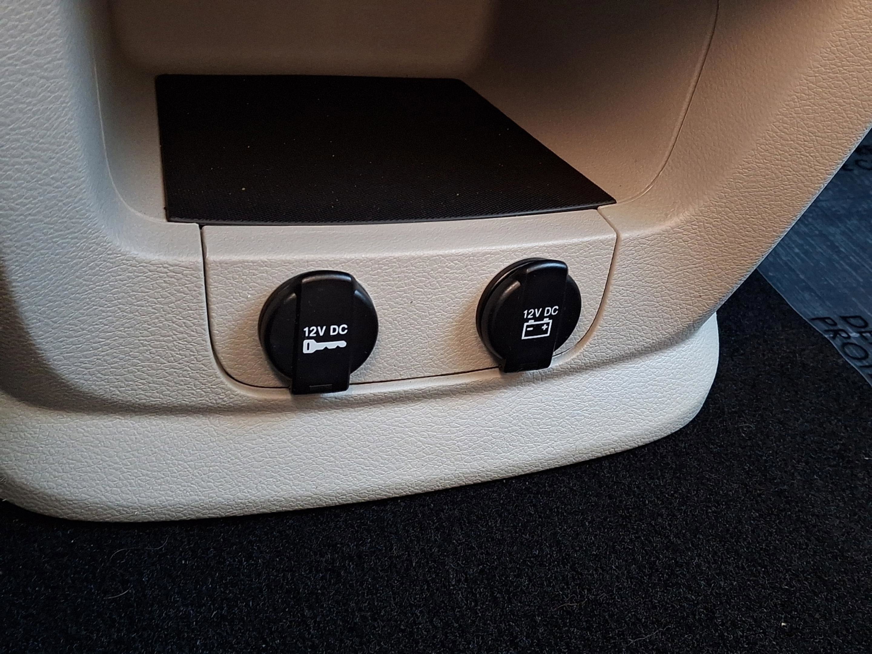 Certified 2018 Dodge Grand Caravan SE w/ UConnect Hands-Free Group image 23