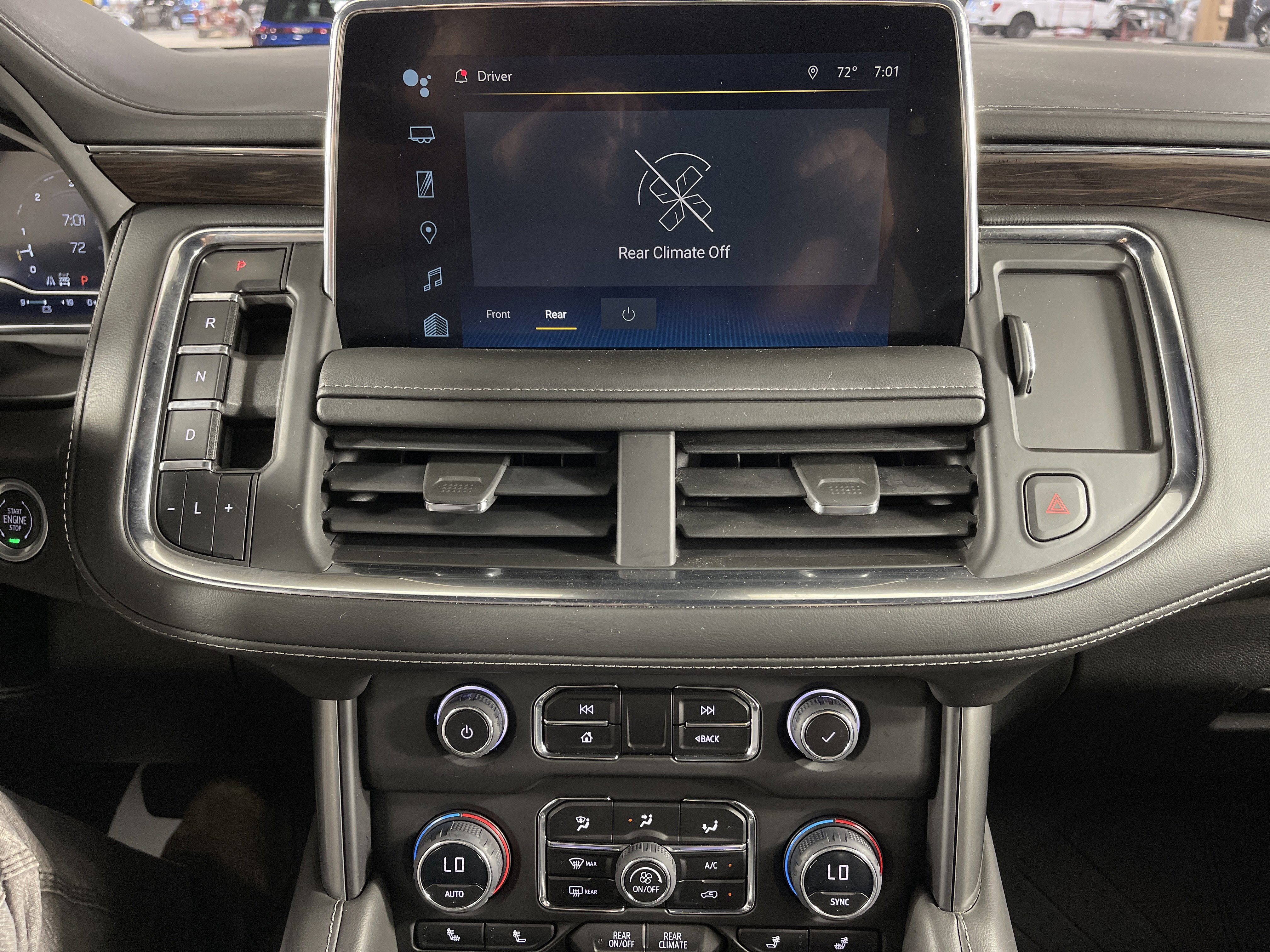 Used 2023 Chevrolet Suburban LT image 25