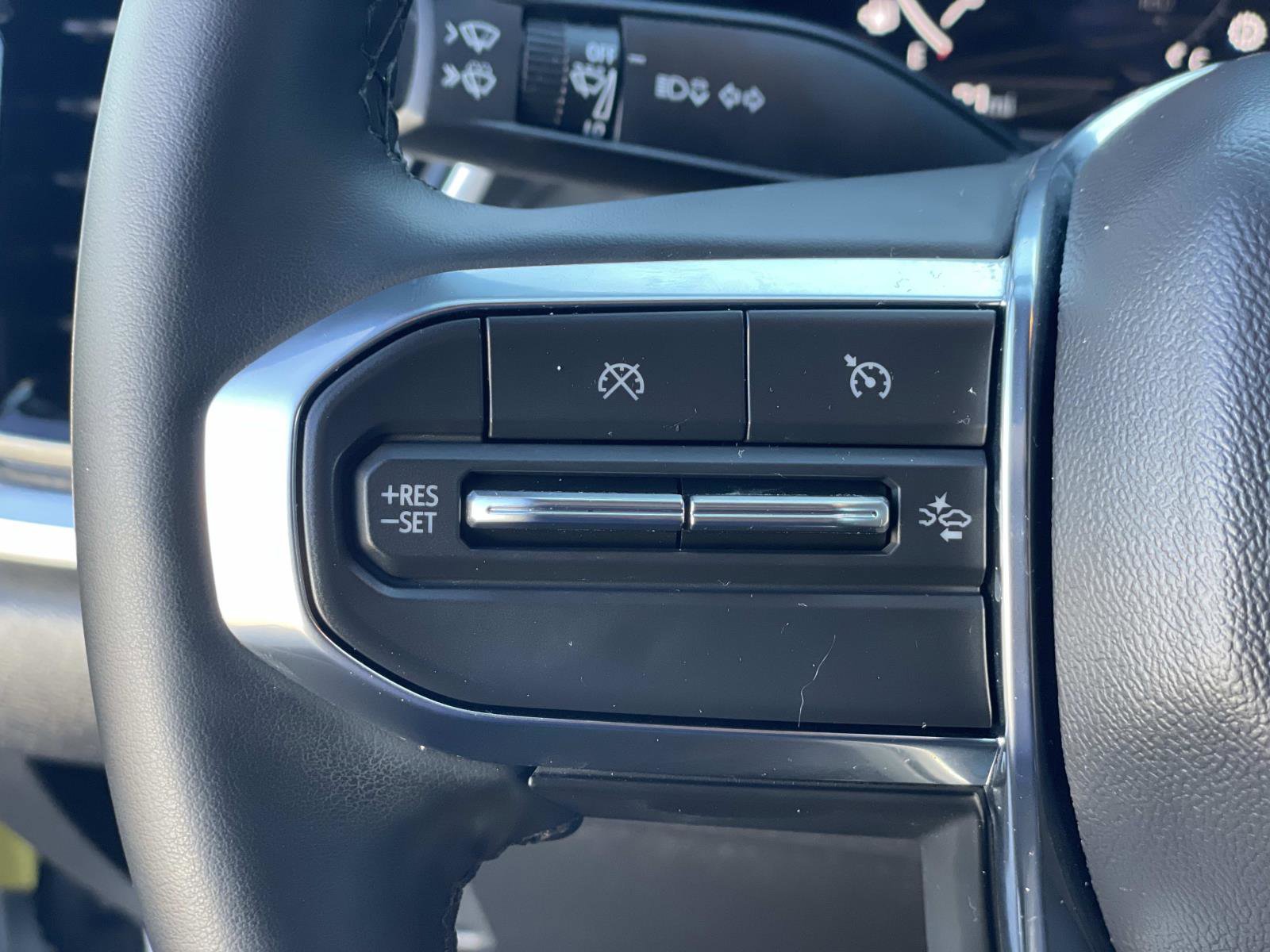 Used 2025 GMC Canyon Elevation w/ Convenience Package image 11