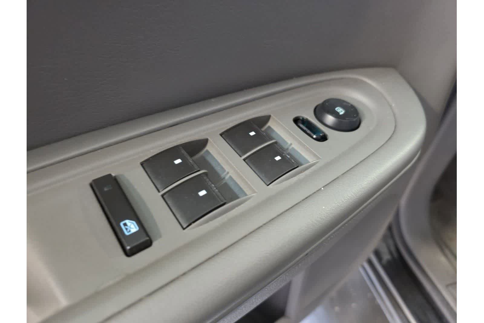Used 2016 Chevrolet Traverse LT image 19