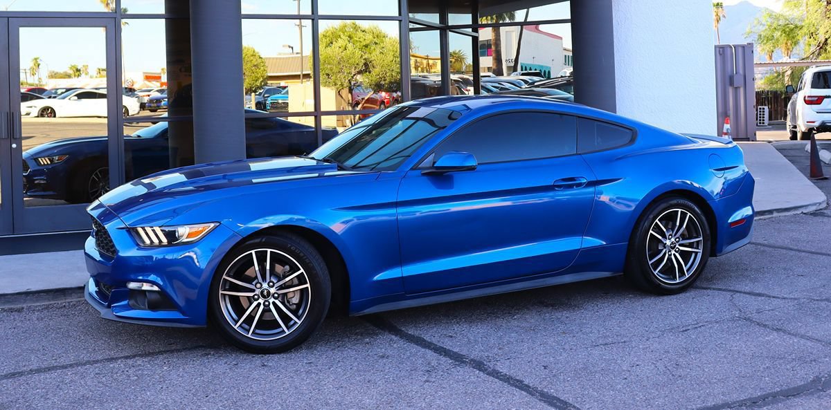 Used 2017 Ford Mustang Premium RWD image 3