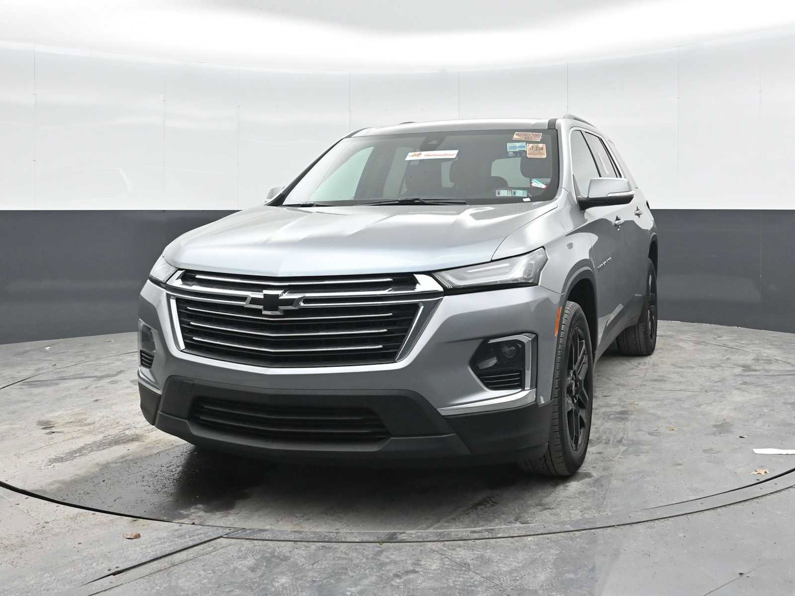 Used 2023 Chevrolet Traverse LT FWD image 5