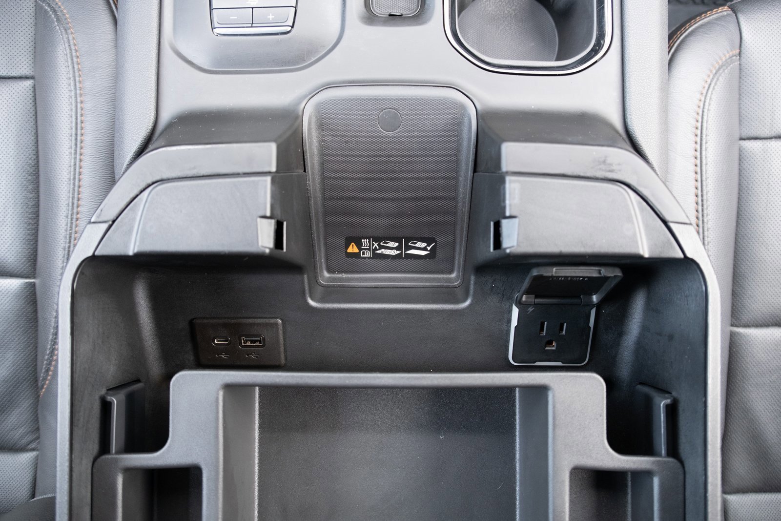 Used 2023 GMC Sierra 1500 AT4 w/ Technology Package image 9