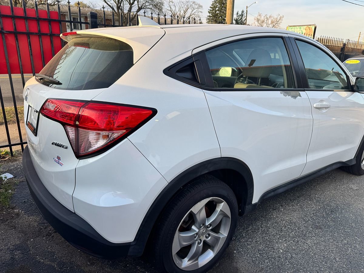 Used 2016 Honda HR-V LX image 6