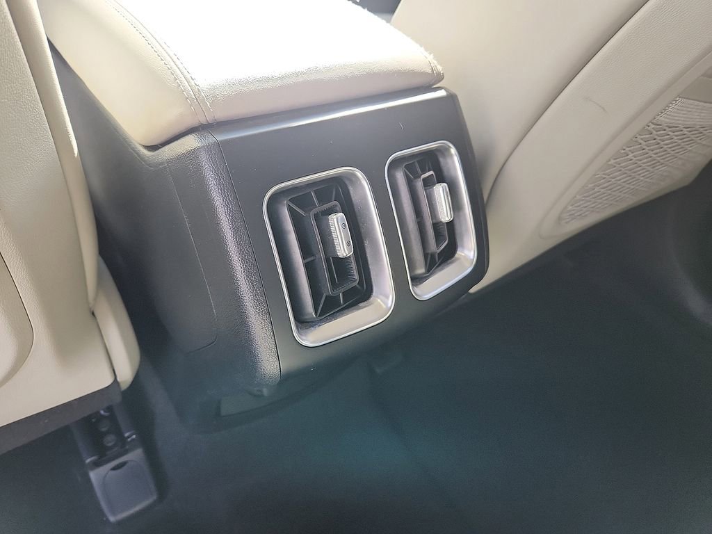 Used 2023 Kia Sorento EX image 11