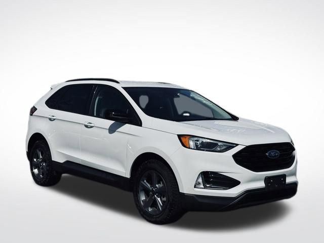 Used 2024 Ford Edge SEL w/ Sport Appearance Package AWD/4WD image 4