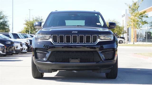 Certified 2023 Jeep Grand Cherokee Laredo w/ Luxury Tech Group I image 2