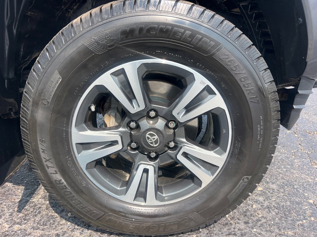 Used 2017 Toyota Tacoma 4x4 Double Cab image 43