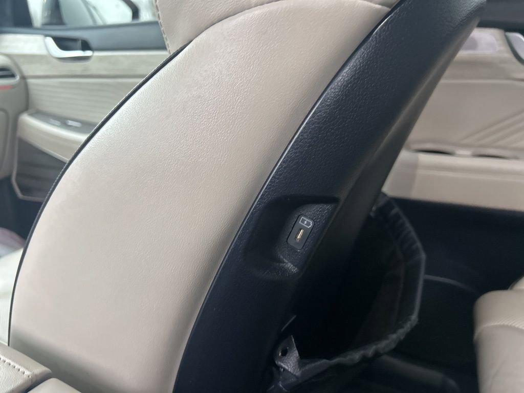 Used 2023 Hyundai Palisade Calligraphy image 37