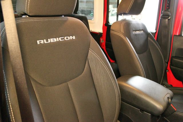 Used 2017 Jeep Wrangler Unlimited Rubicon w/ Cold Weather Group AWD/4WD image 11