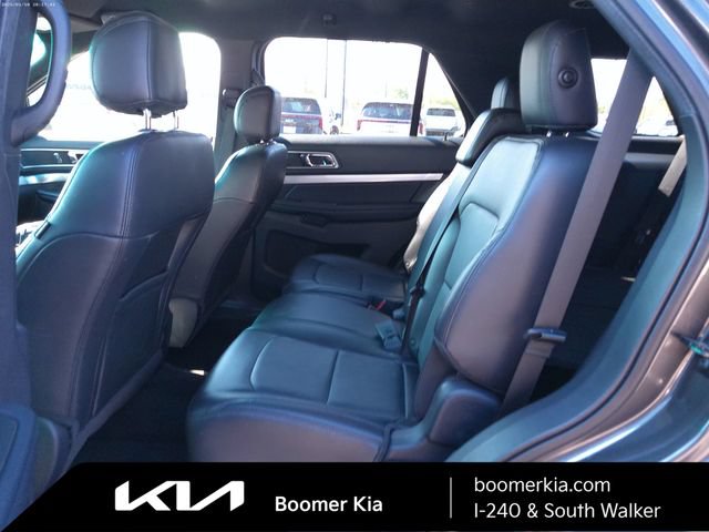 Used 2017 Ford Explorer XLT w/ Equipment Group 202A FWD image 8