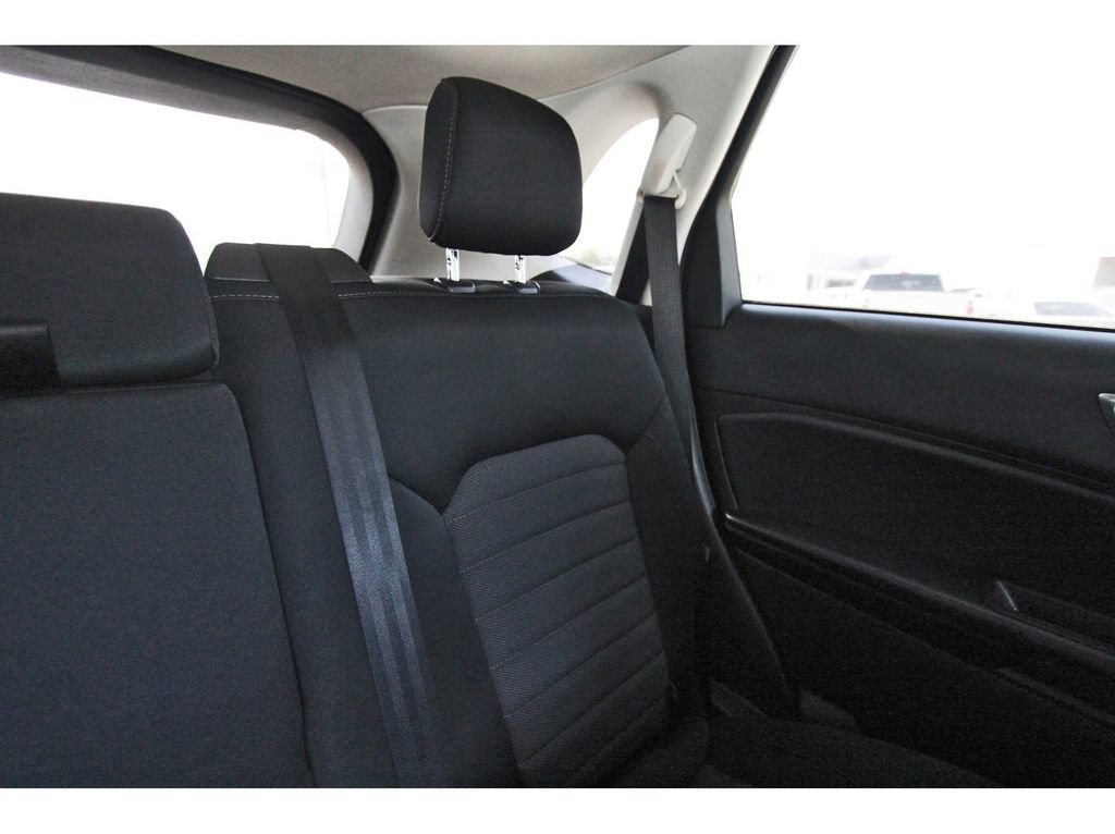 Used 2022 Ford Edge SE w/ Black Appearance Package AWD/4WD image 13